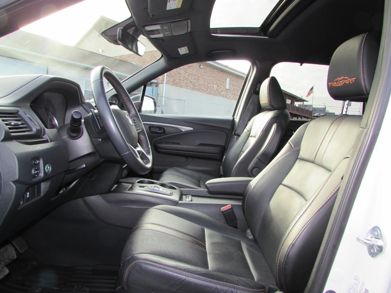 Honda Pilot Vehicle Full-screen Gallery Image 21