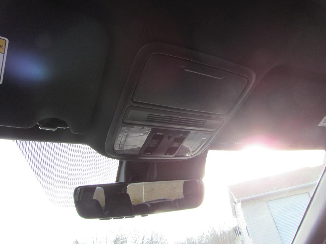 Honda Pilot Vehicle Full-screen Gallery Image 23