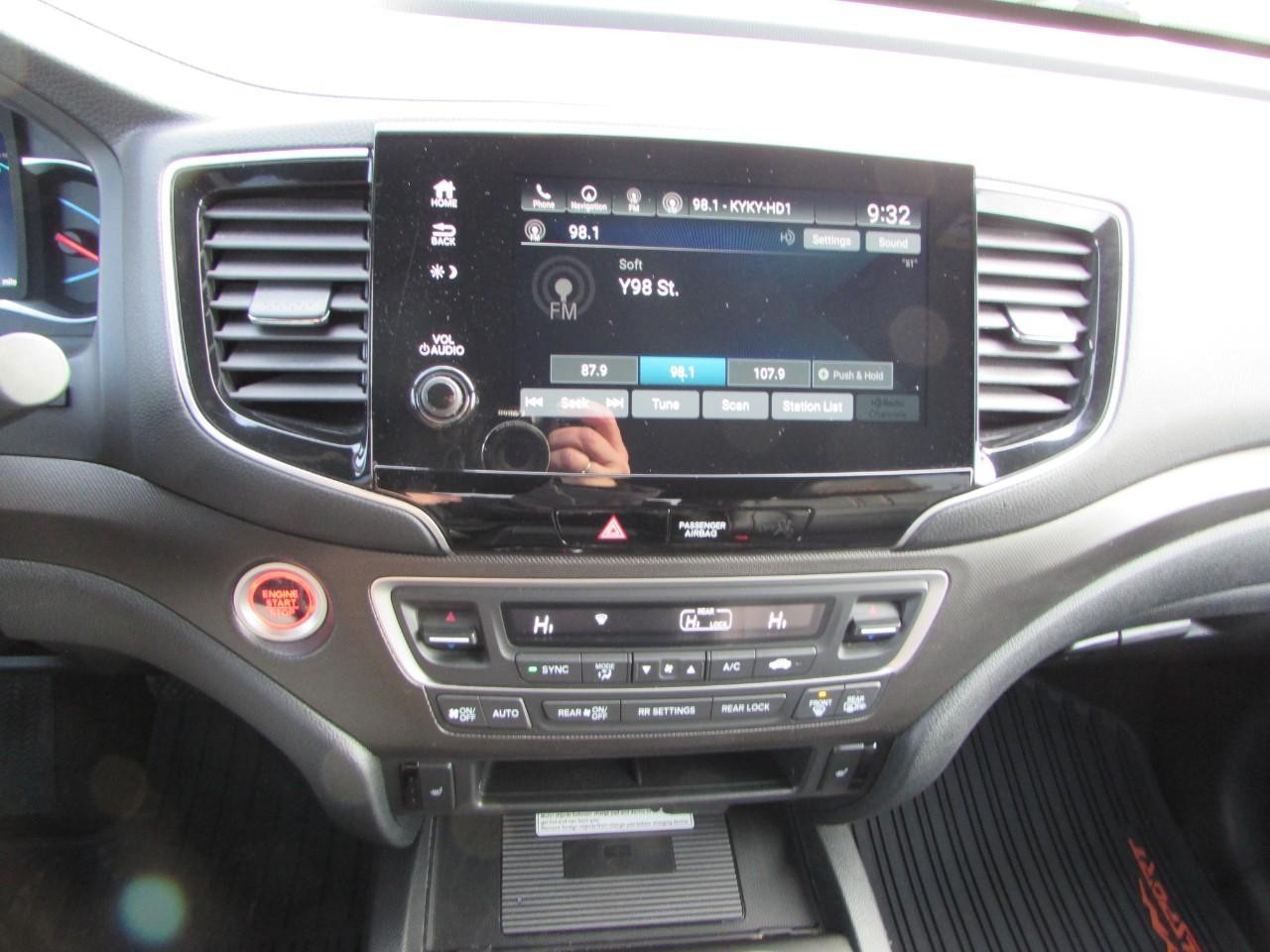 Honda Pilot Vehicle Full-screen Gallery Image 28