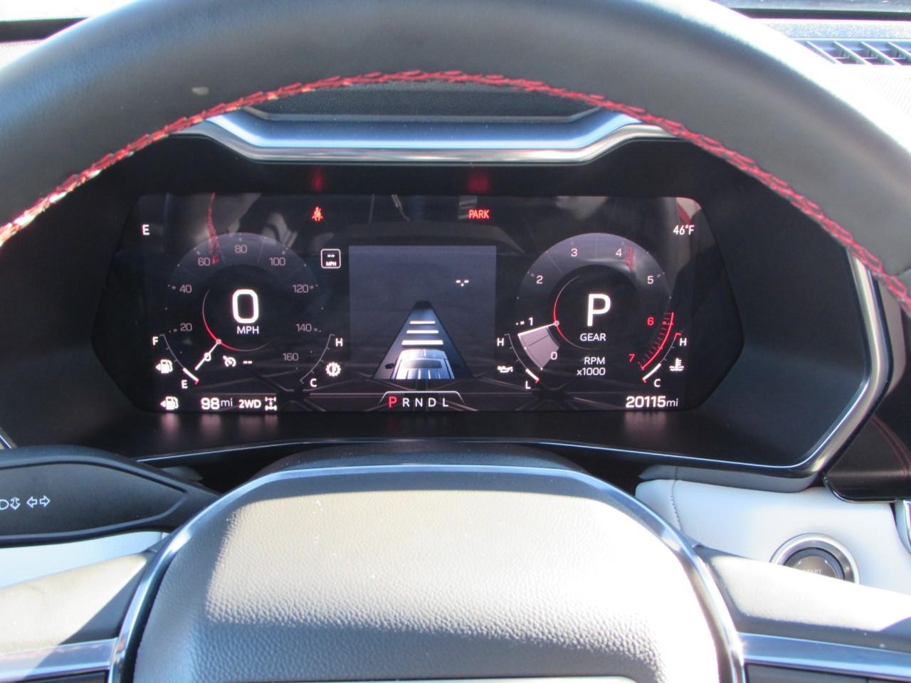 GMC Canyon Vehicle Full-screen Gallery Image 21