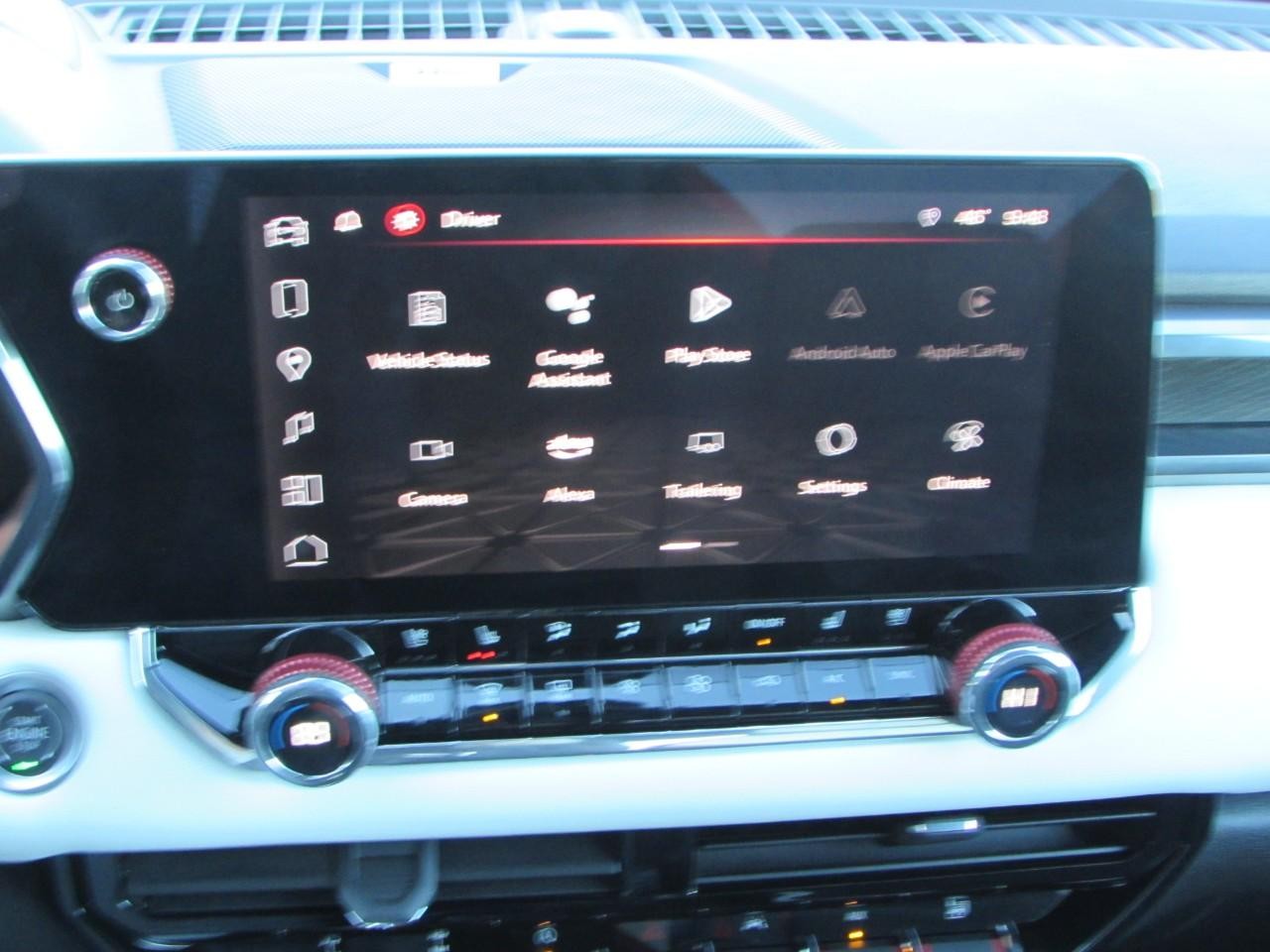 GMC Canyon Vehicle Full-screen Gallery Image 24