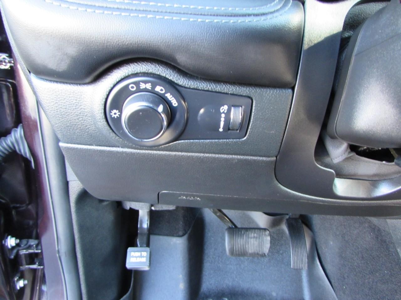 Dodge Durango Vehicle Full-screen Gallery Image 13