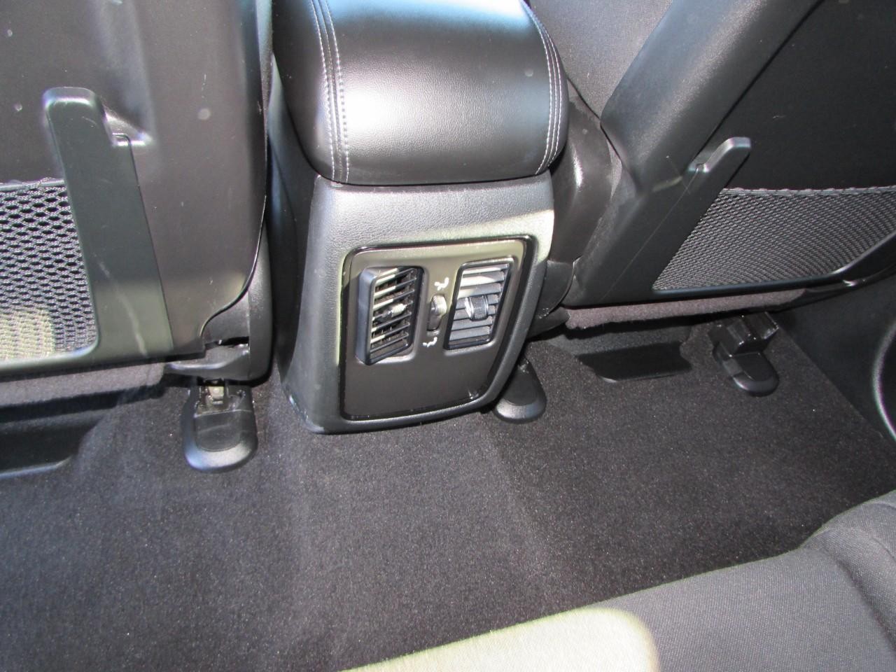 Dodge Durango Vehicle Full-screen Gallery Image 25