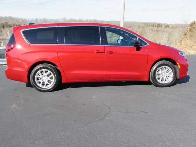 2026 Chrysler Pacifica Select - Photo 8