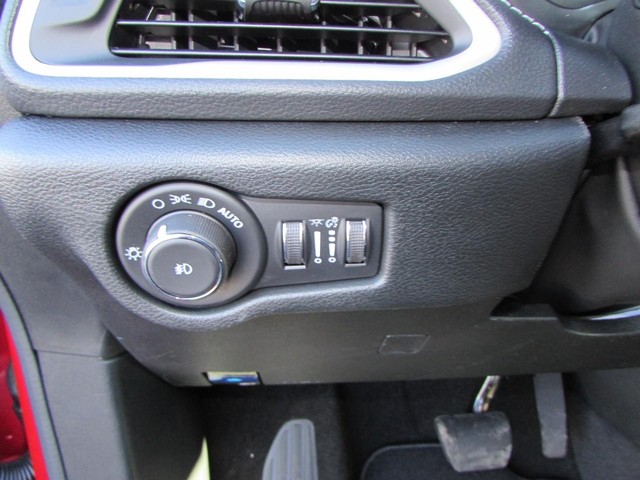 2026 Chrysler Pacifica Select - Photo 13