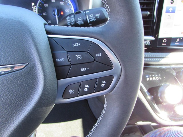 2026 Chrysler Pacifica Select - Photo 16