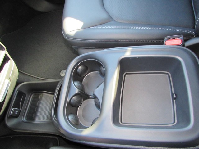 2026 Chrysler Pacifica Select - Photo 21