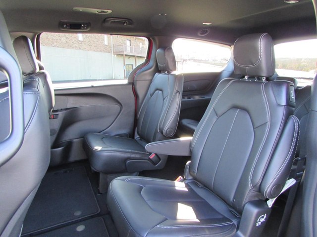 2026 Chrysler Pacifica Select - Photo 24
