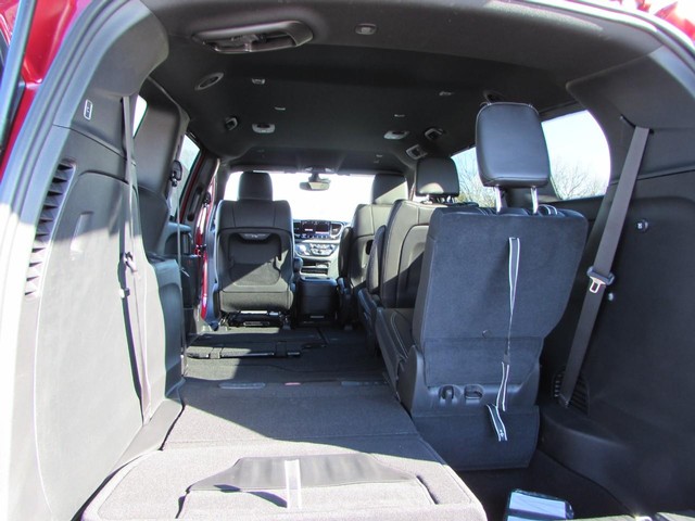 2026 Chrysler Pacifica Select - Photo 31