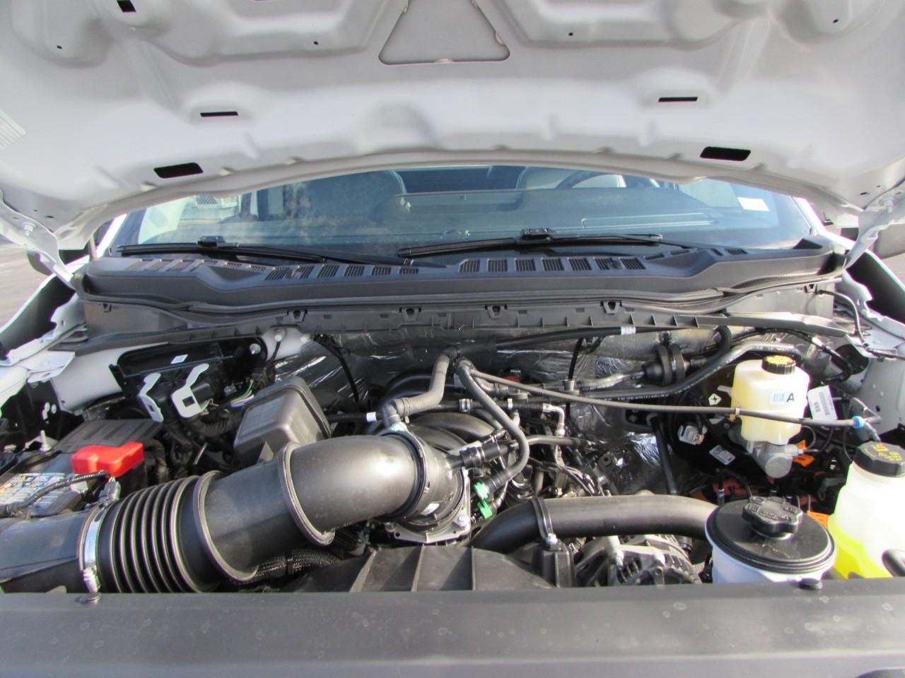 Ford F-250SD Vehicle Full-screen Gallery Image 11