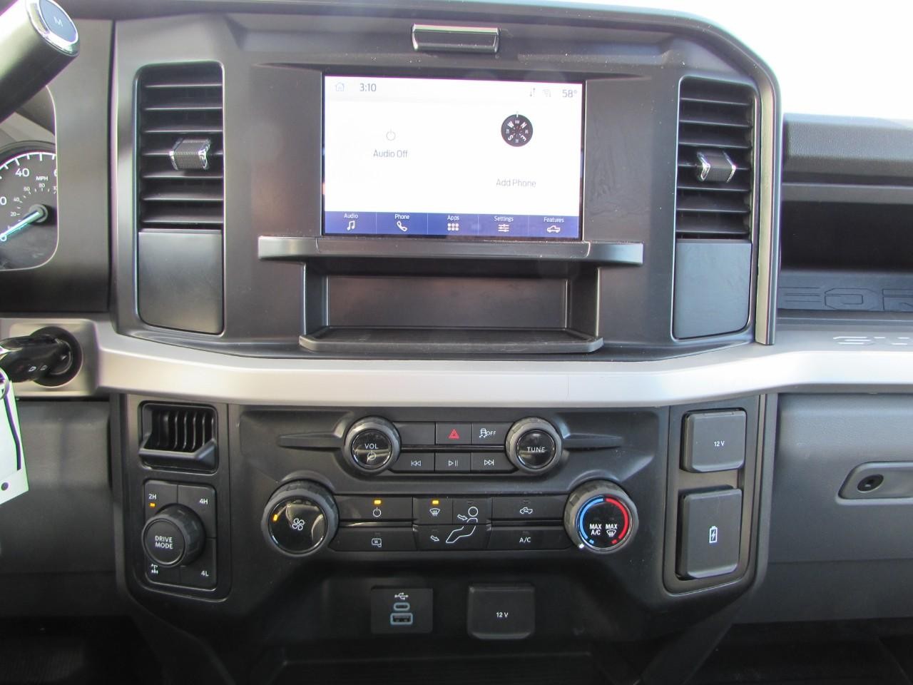 Ford F-250SD Vehicle Full-screen Gallery Image 21