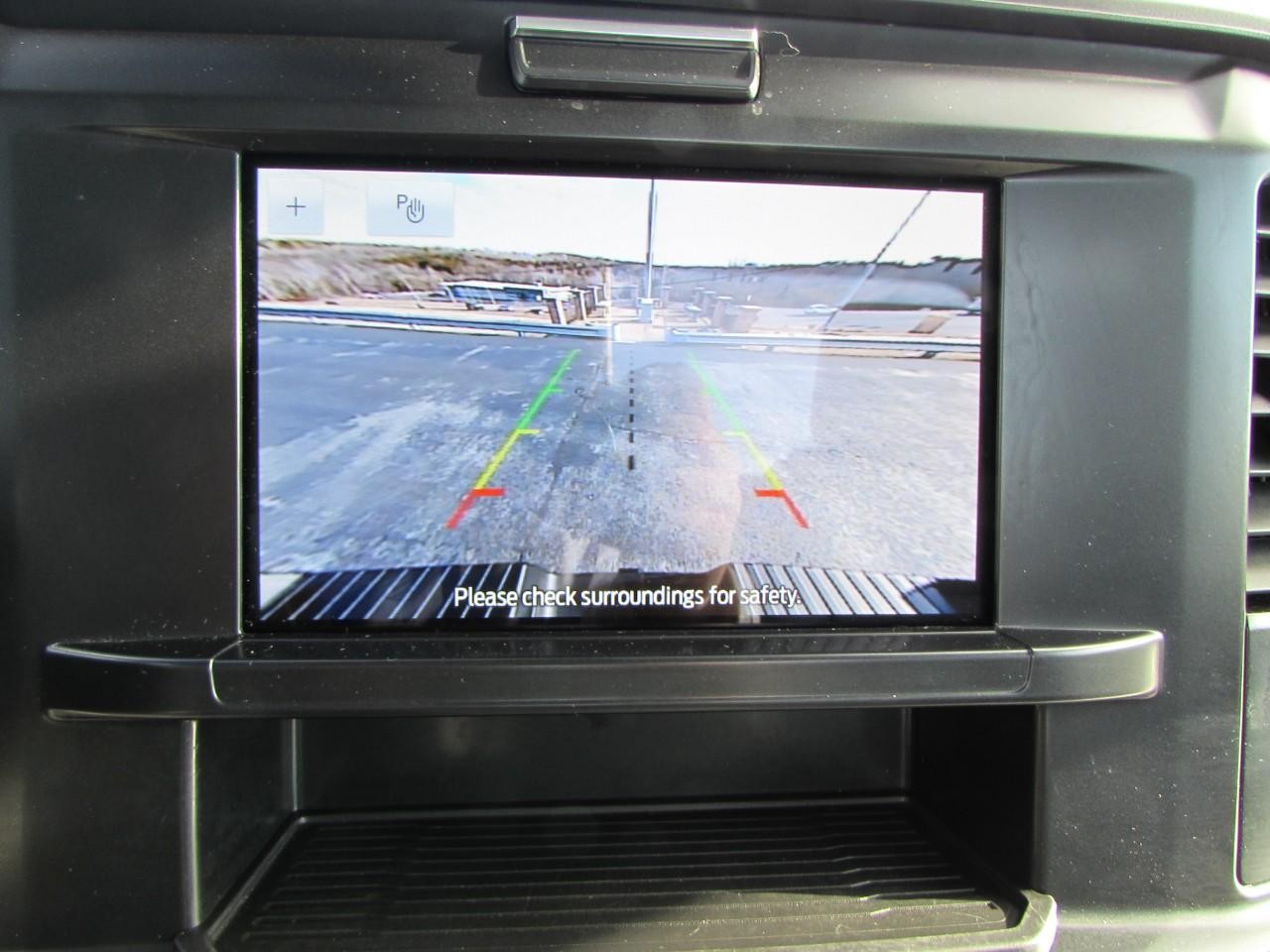 Ford F-250SD Vehicle Full-screen Gallery Image 25