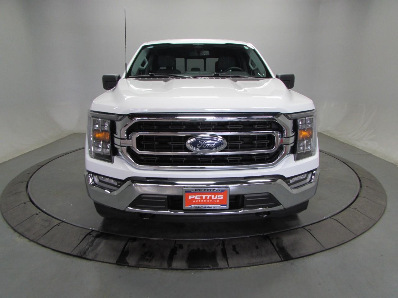 Ford F-150 Vehicle Full-screen Gallery Image 02