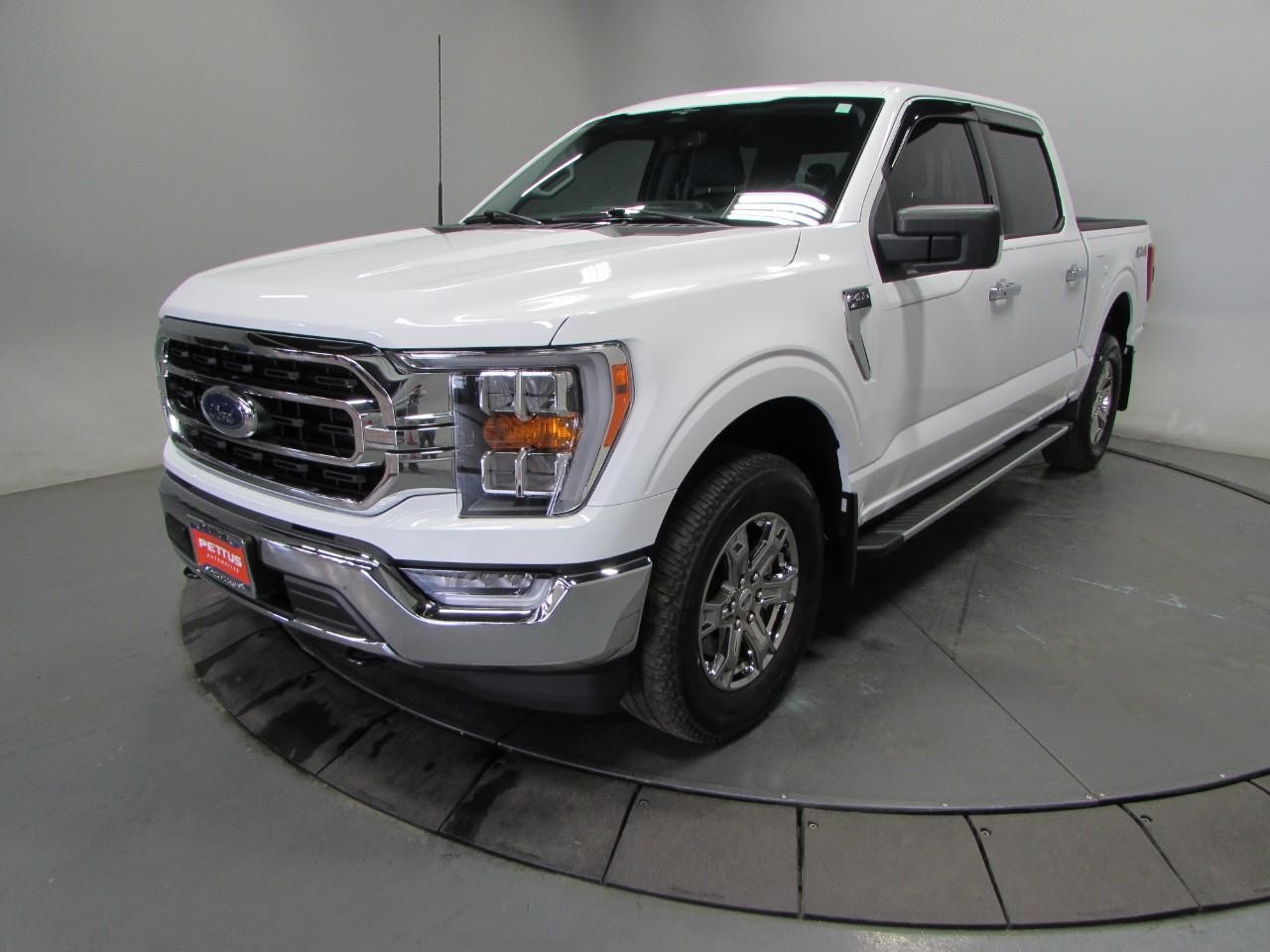 Ford F-150 Vehicle Full-screen Gallery Image 03