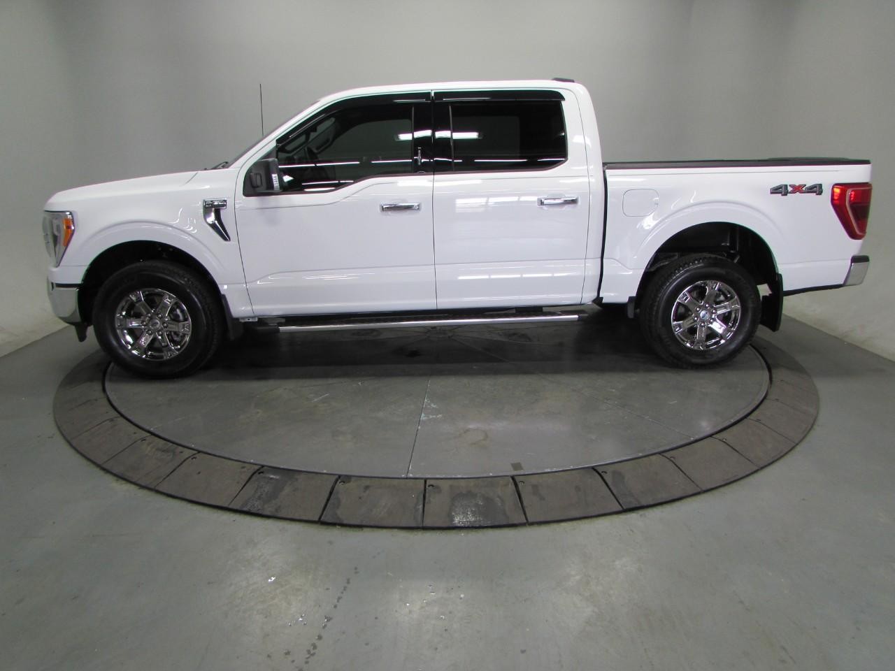 Ford F-150 Vehicle Full-screen Gallery Image 04