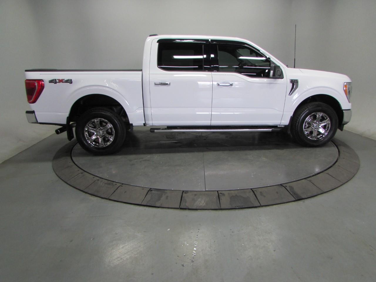 Ford F-150 Vehicle Full-screen Gallery Image 08