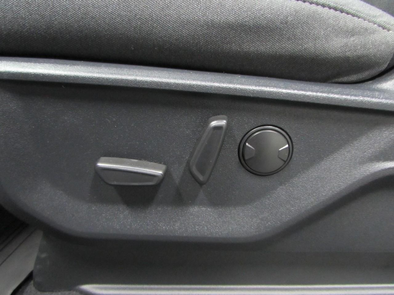 Ford F-150 Vehicle Full-screen Gallery Image 21