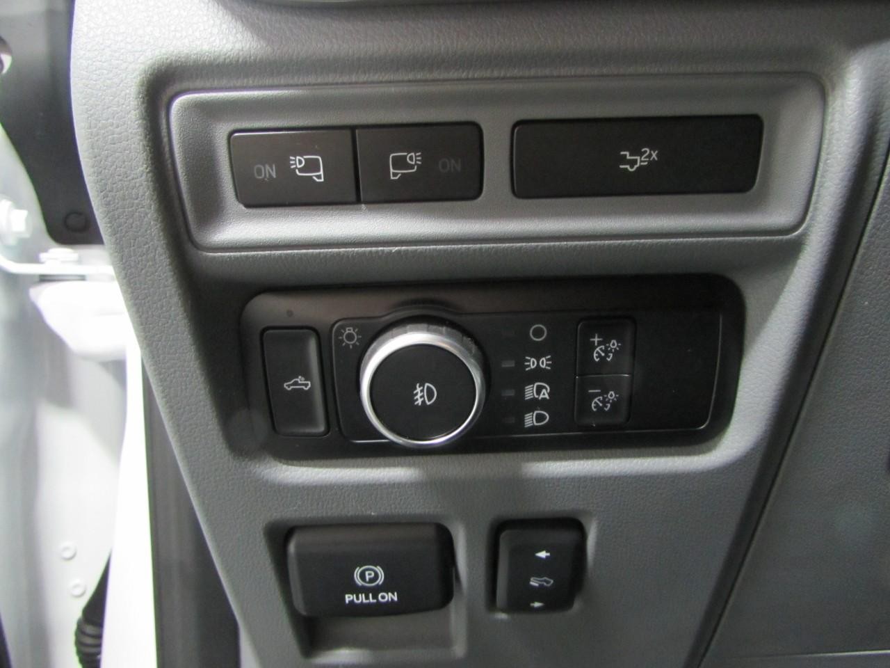 Ford F-150 Vehicle Full-screen Gallery Image 22