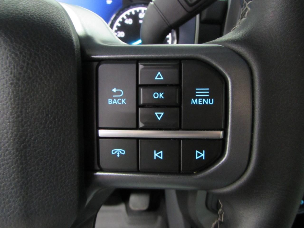 Ford F-150 Vehicle Full-screen Gallery Image 25