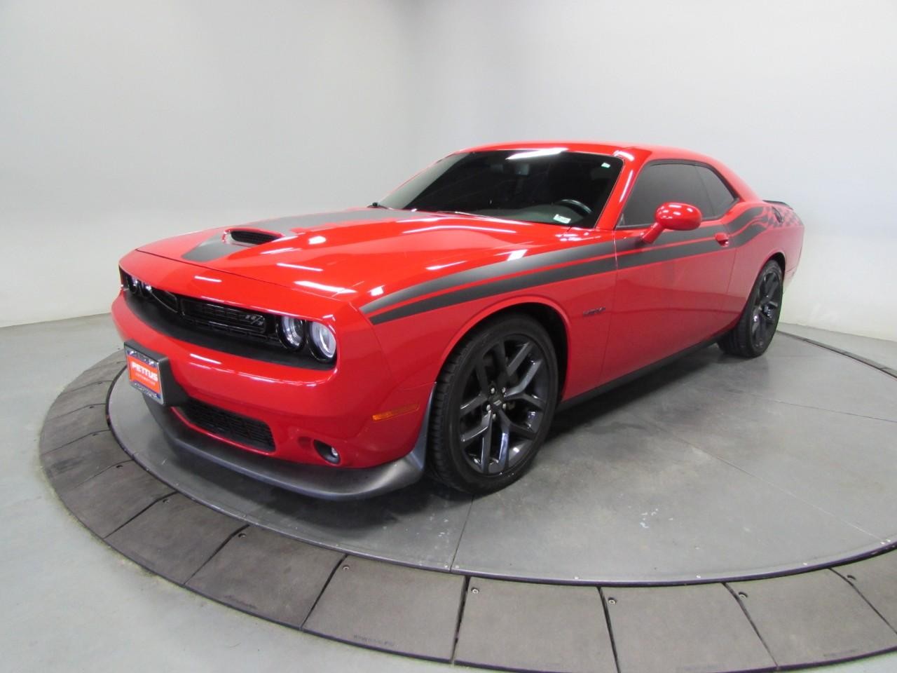 Dodge Challenger Vehicle Full-screen Gallery Image 03
