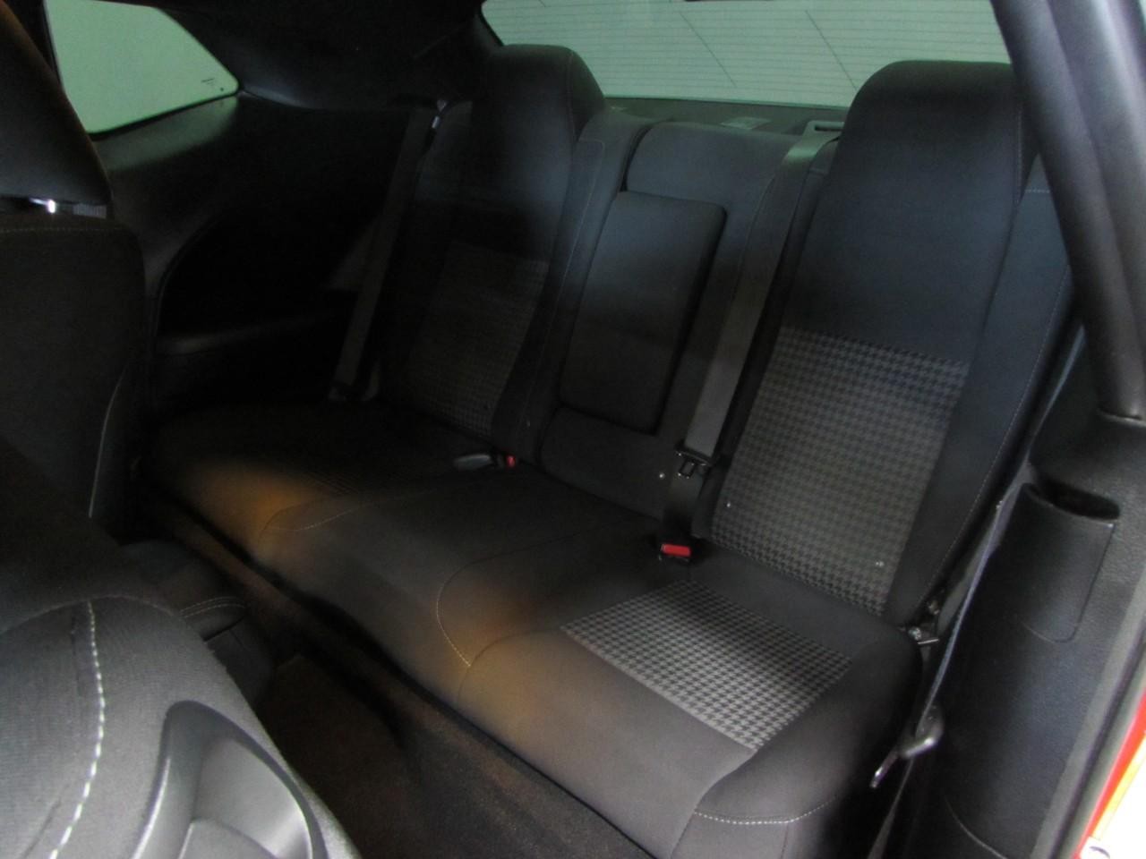 Dodge Challenger Vehicle Full-screen Gallery Image 14