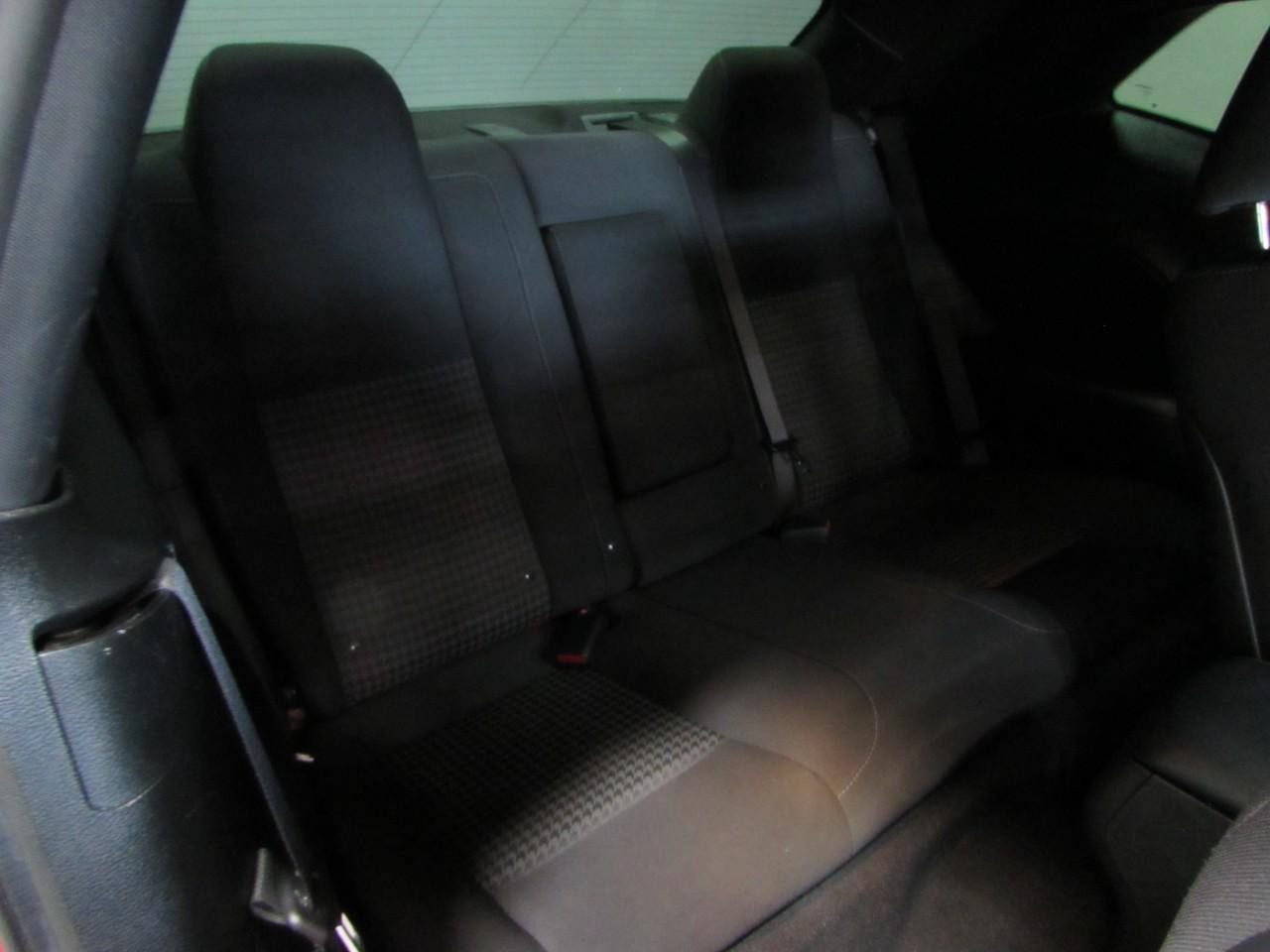 Dodge Challenger Vehicle Full-screen Gallery Image 17