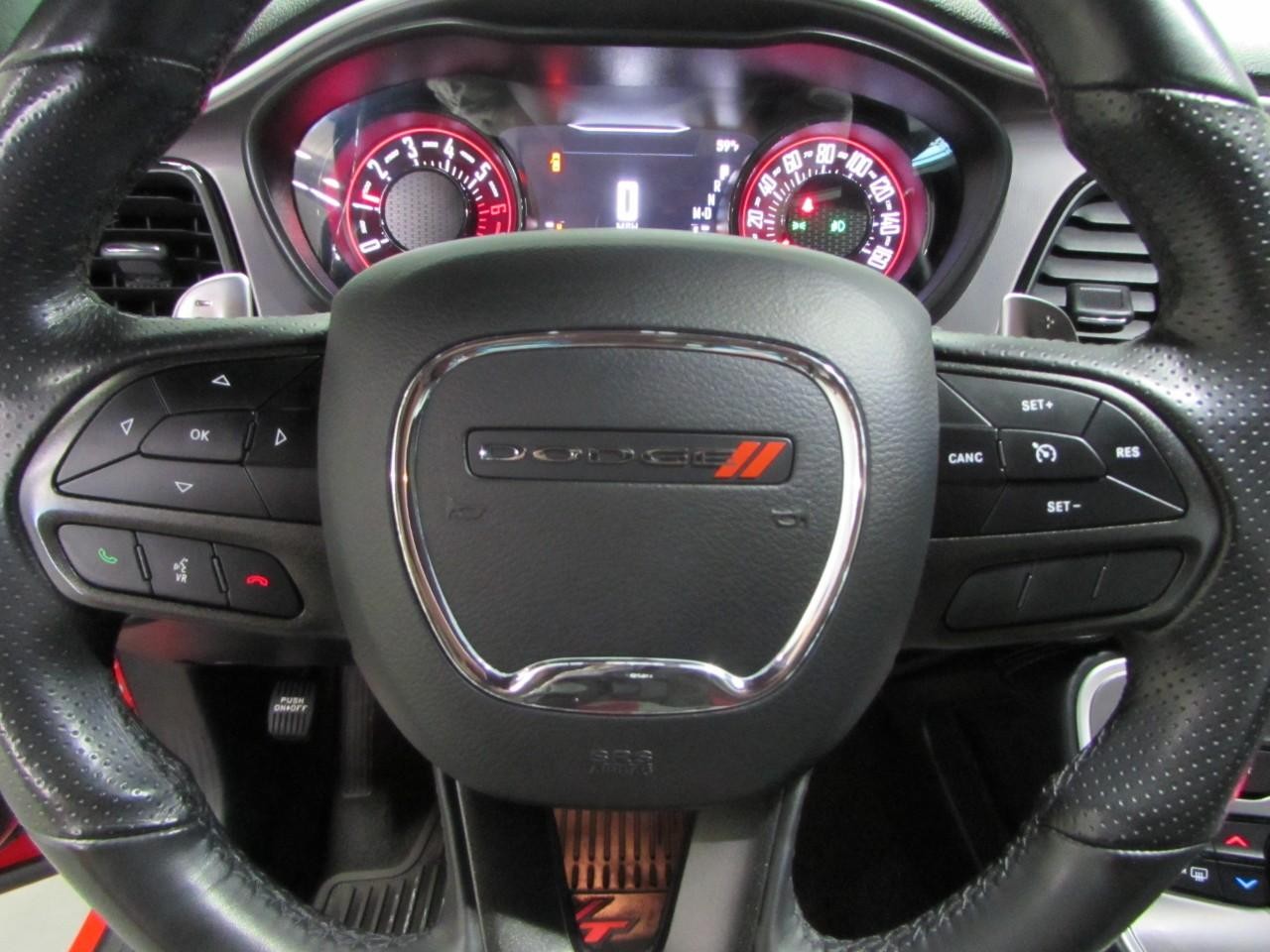 Dodge Challenger Vehicle Full-screen Gallery Image 21