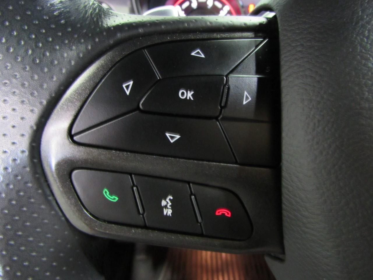 Dodge Challenger Vehicle Full-screen Gallery Image 22