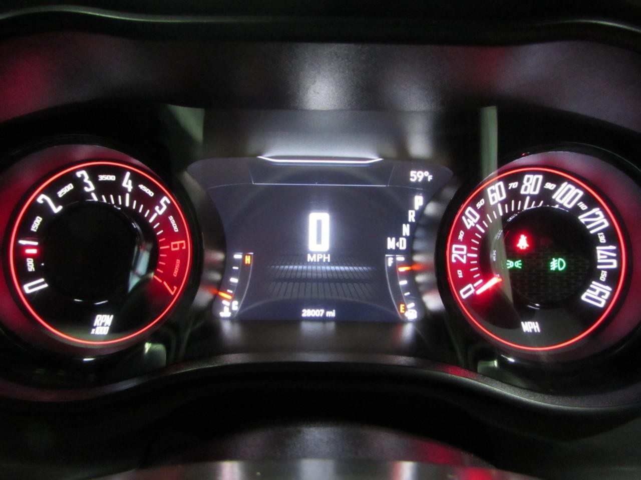 Dodge Challenger Vehicle Full-screen Gallery Image 24