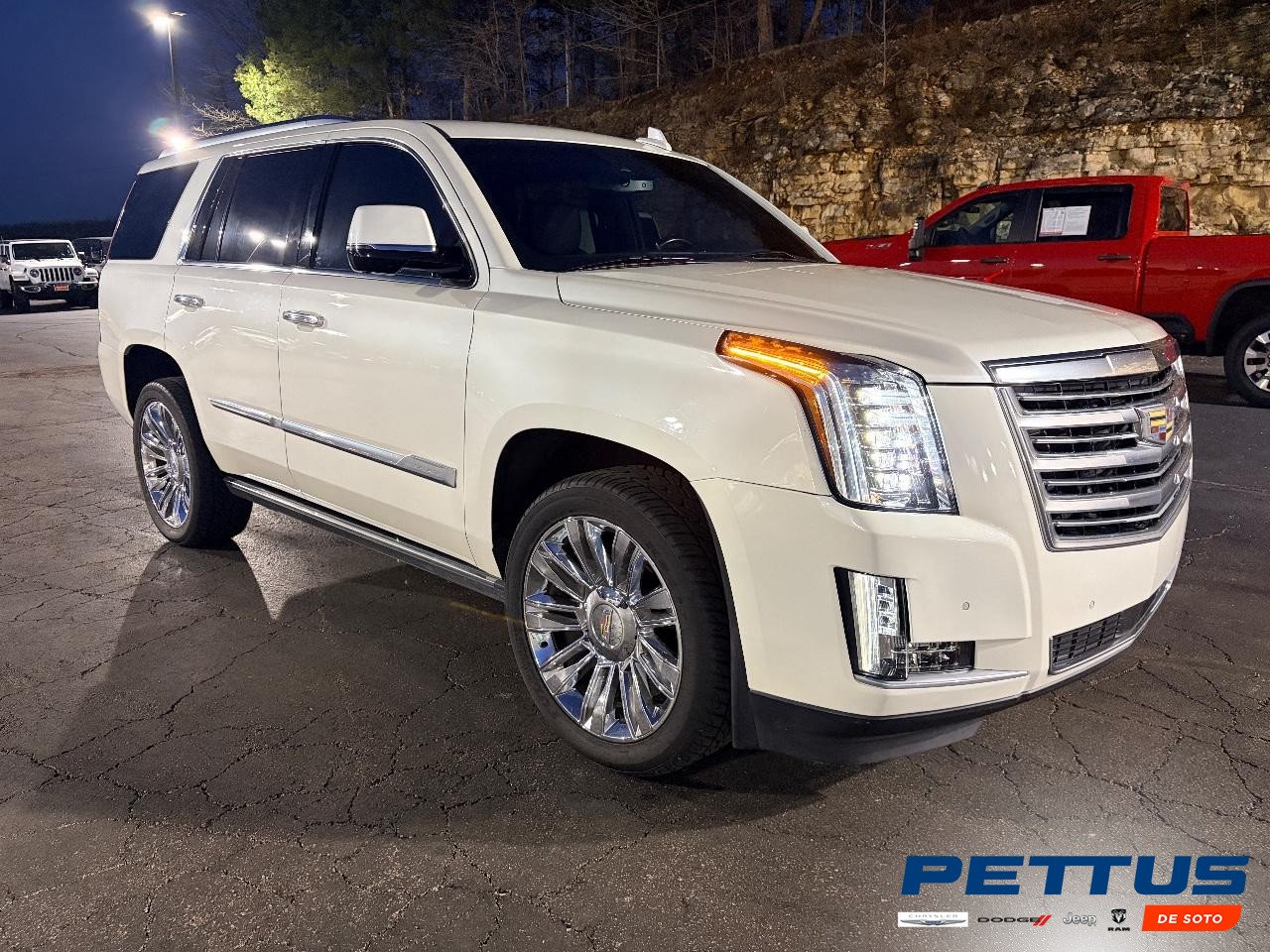 Cadillac Escalade Vehicle Full-screen Gallery Image 01