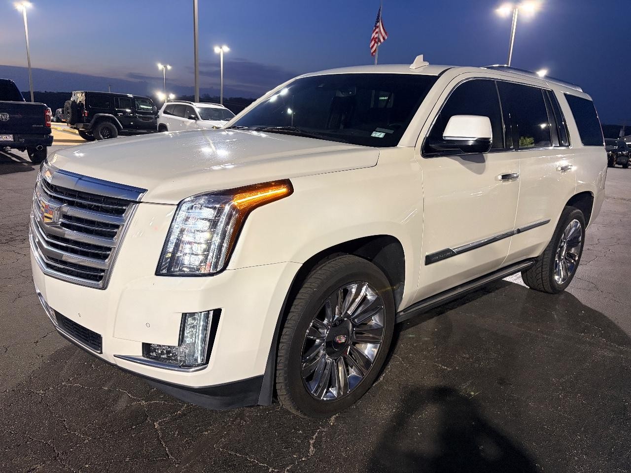 Cadillac Escalade Vehicle Full-screen Gallery Image 02