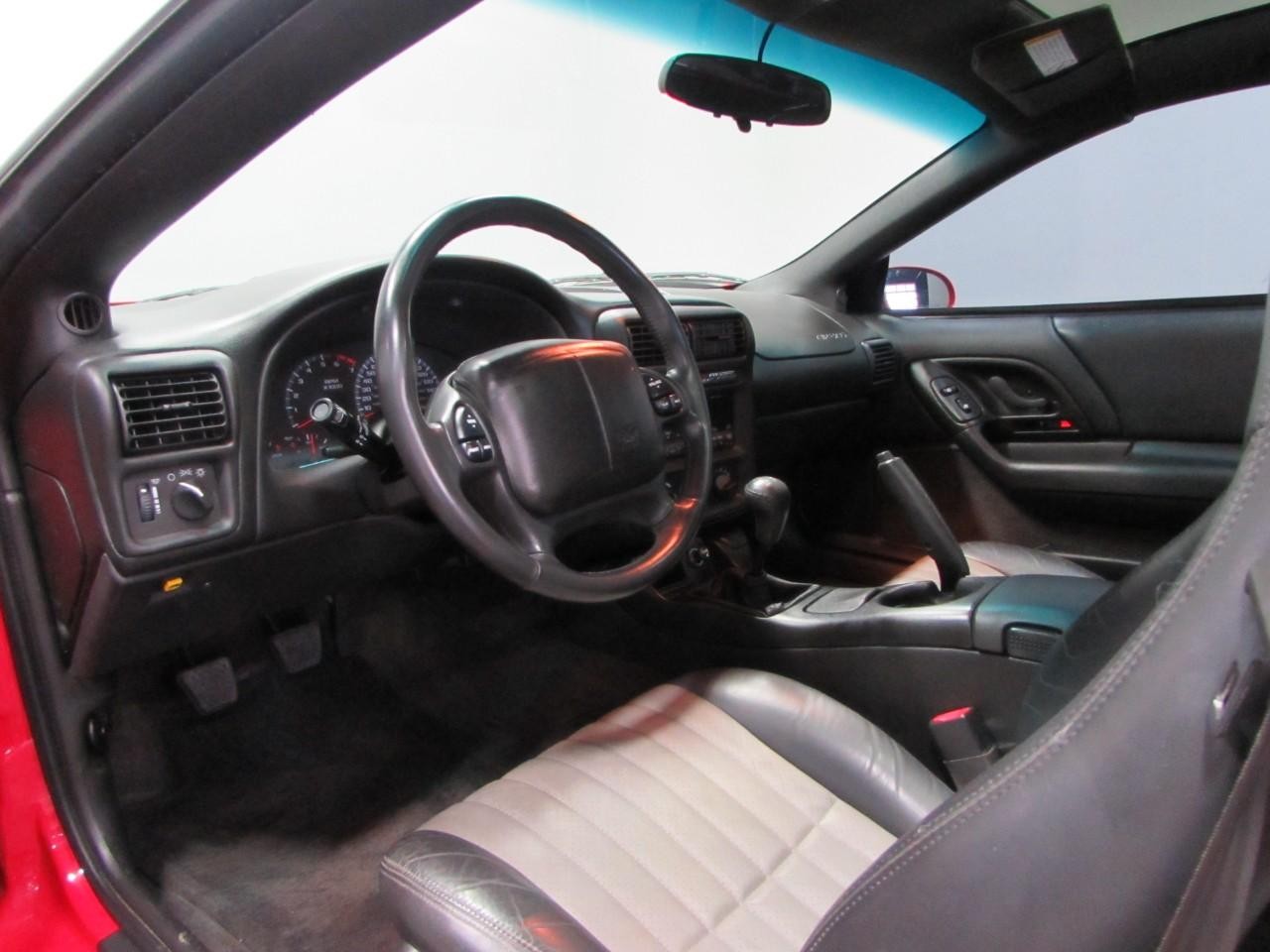 Chevrolet Camaro Vehicle Full-screen Gallery Image 13