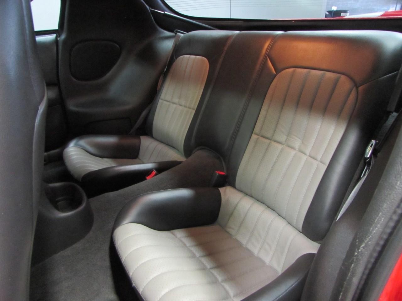 Chevrolet Camaro Vehicle Full-screen Gallery Image 14