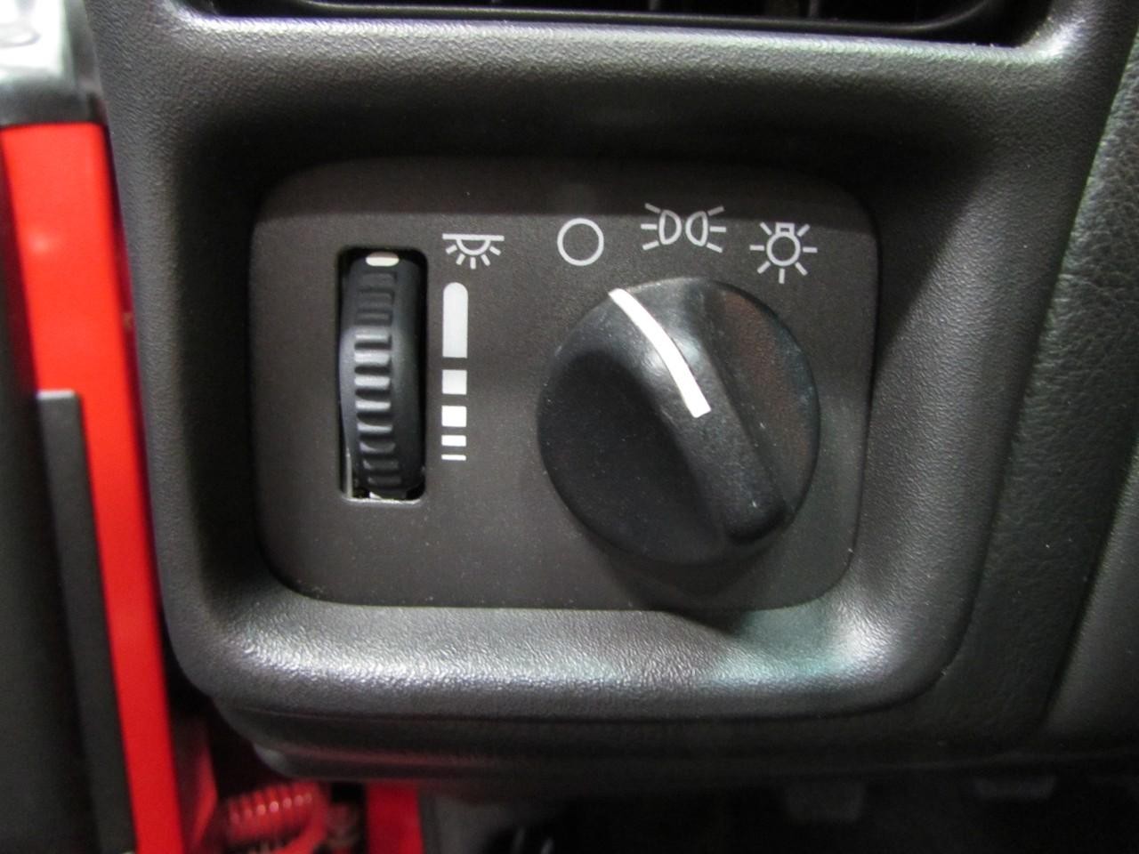 Chevrolet Camaro Vehicle Full-screen Gallery Image 20