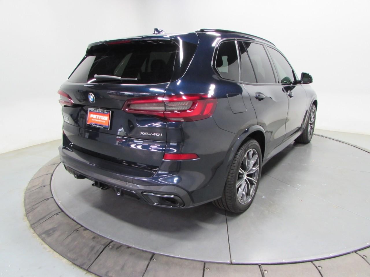 BMW X5 Vehicle Full-screen Gallery Image 07