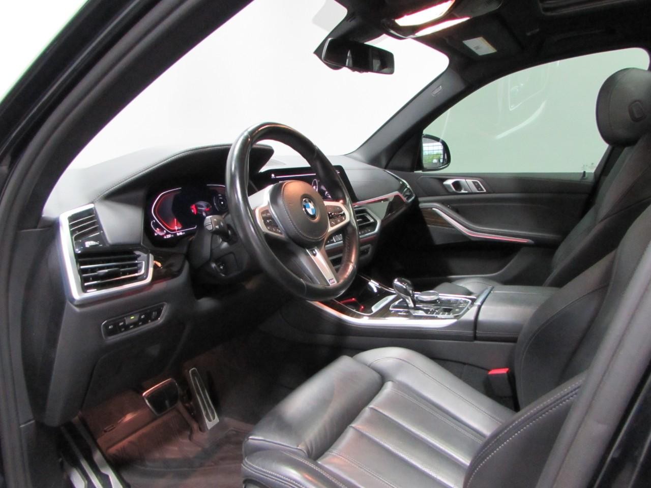 BMW X5 Vehicle Full-screen Gallery Image 13