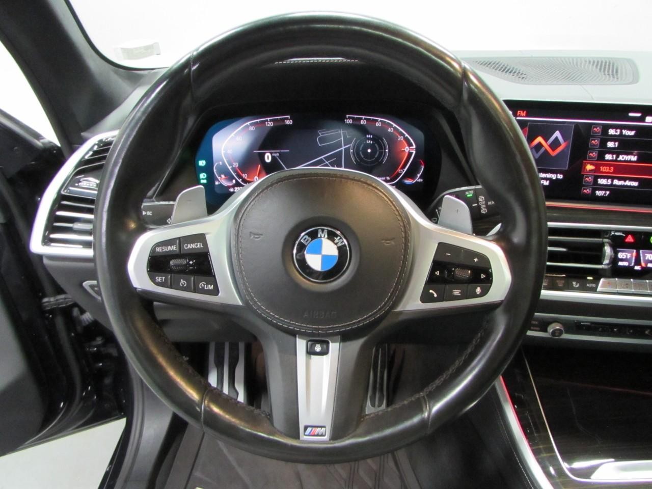 BMW X5 Vehicle Full-screen Gallery Image 24