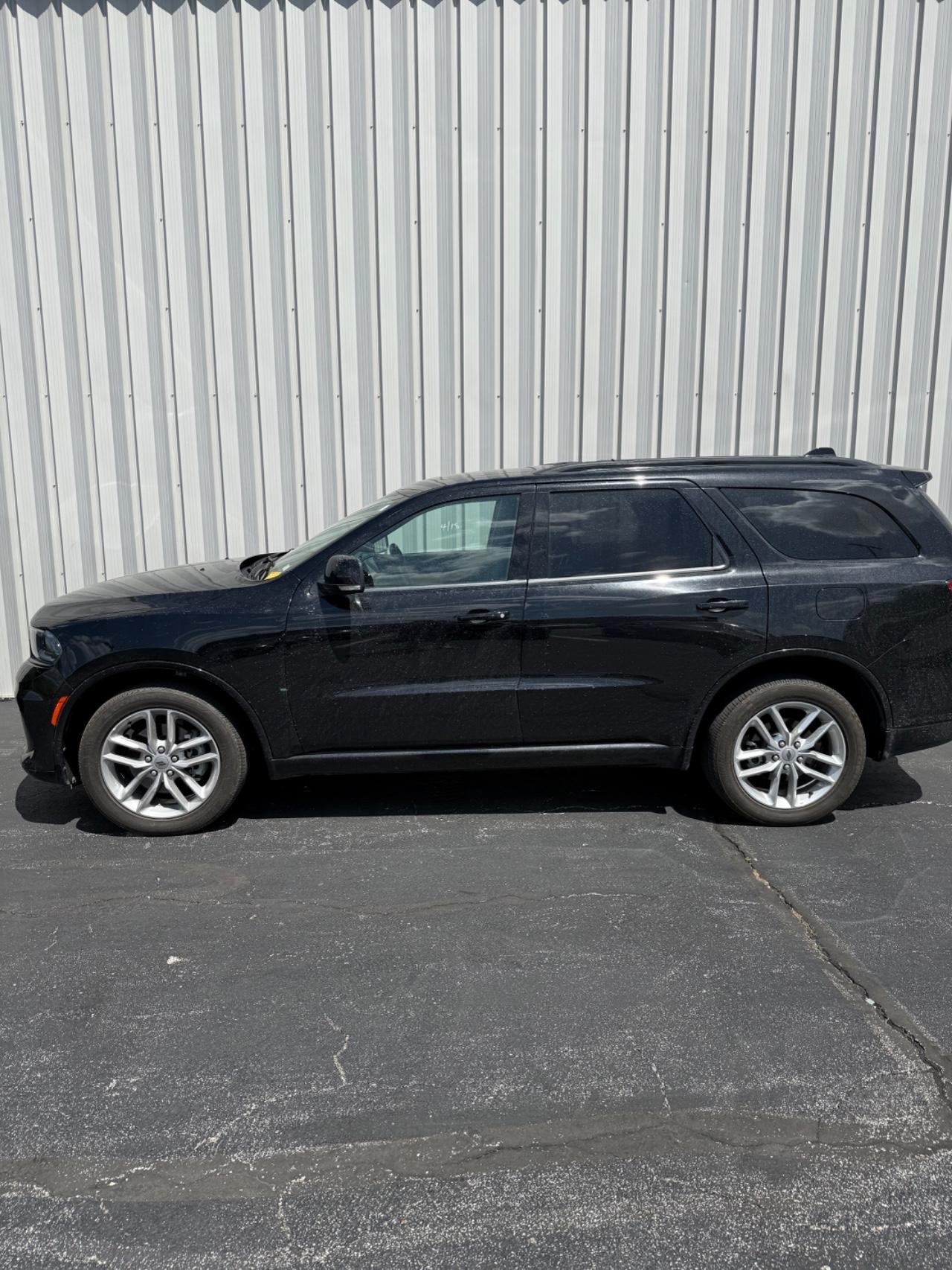 Dodge Durango Vehicle Full-screen Gallery Image 02