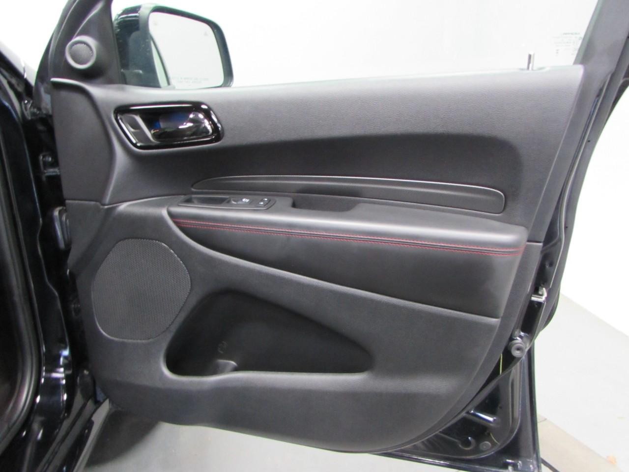 Dodge Durango Vehicle Full-screen Gallery Image 17