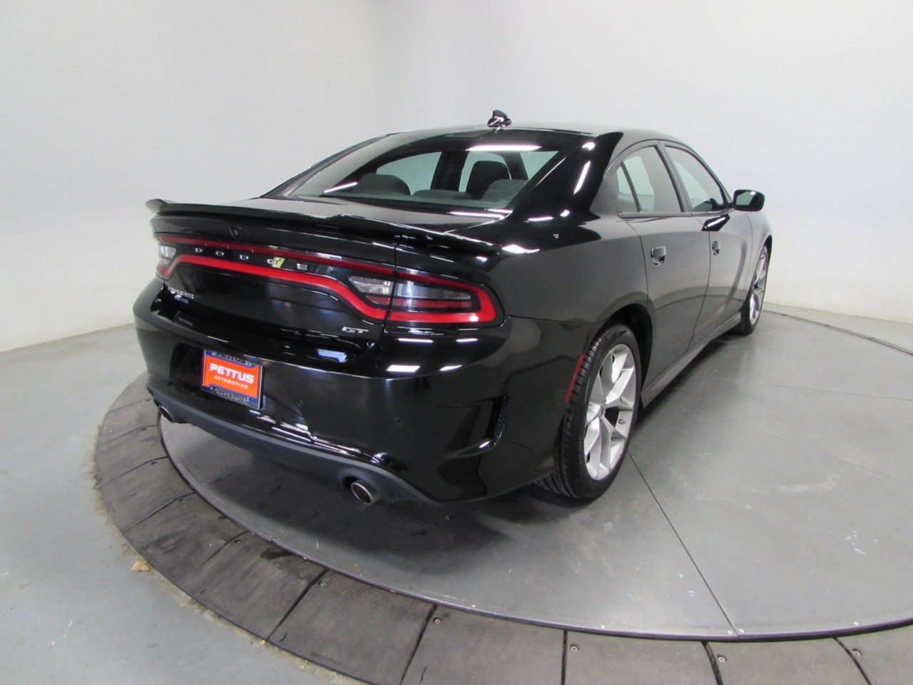 Dodge Charger Vehicle Full-screen Gallery Image 07