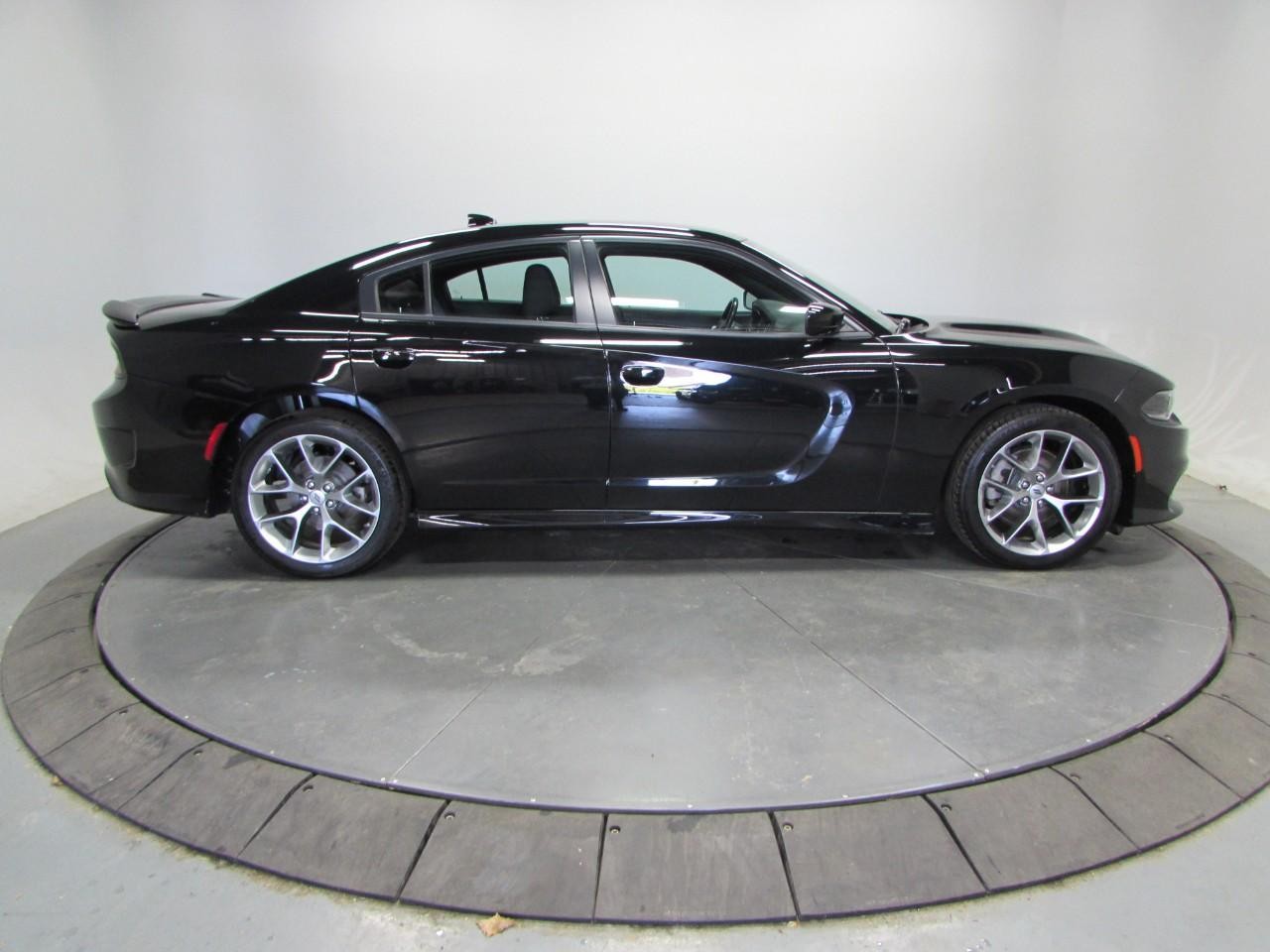 Dodge Charger Vehicle Full-screen Gallery Image 08