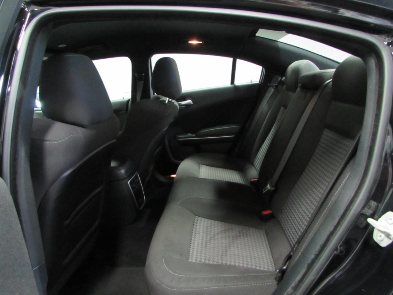 Dodge Charger Vehicle Full-screen Gallery Image 15