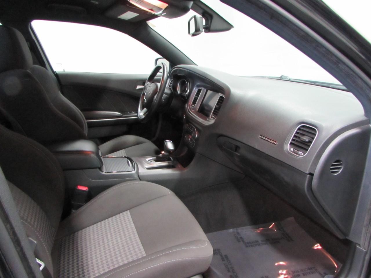 Dodge Charger Vehicle Full-screen Gallery Image 17