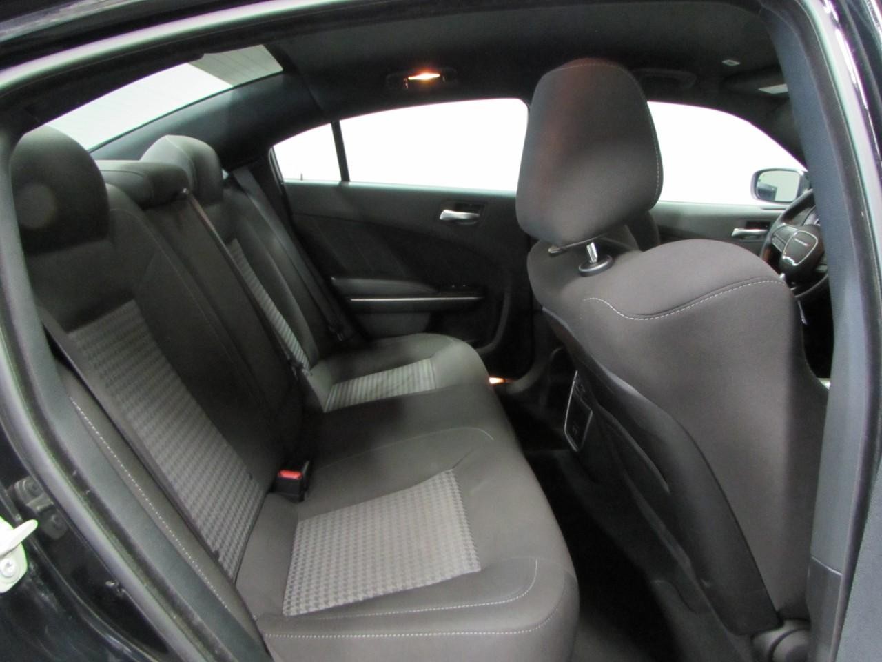 Dodge Charger Vehicle Full-screen Gallery Image 19
