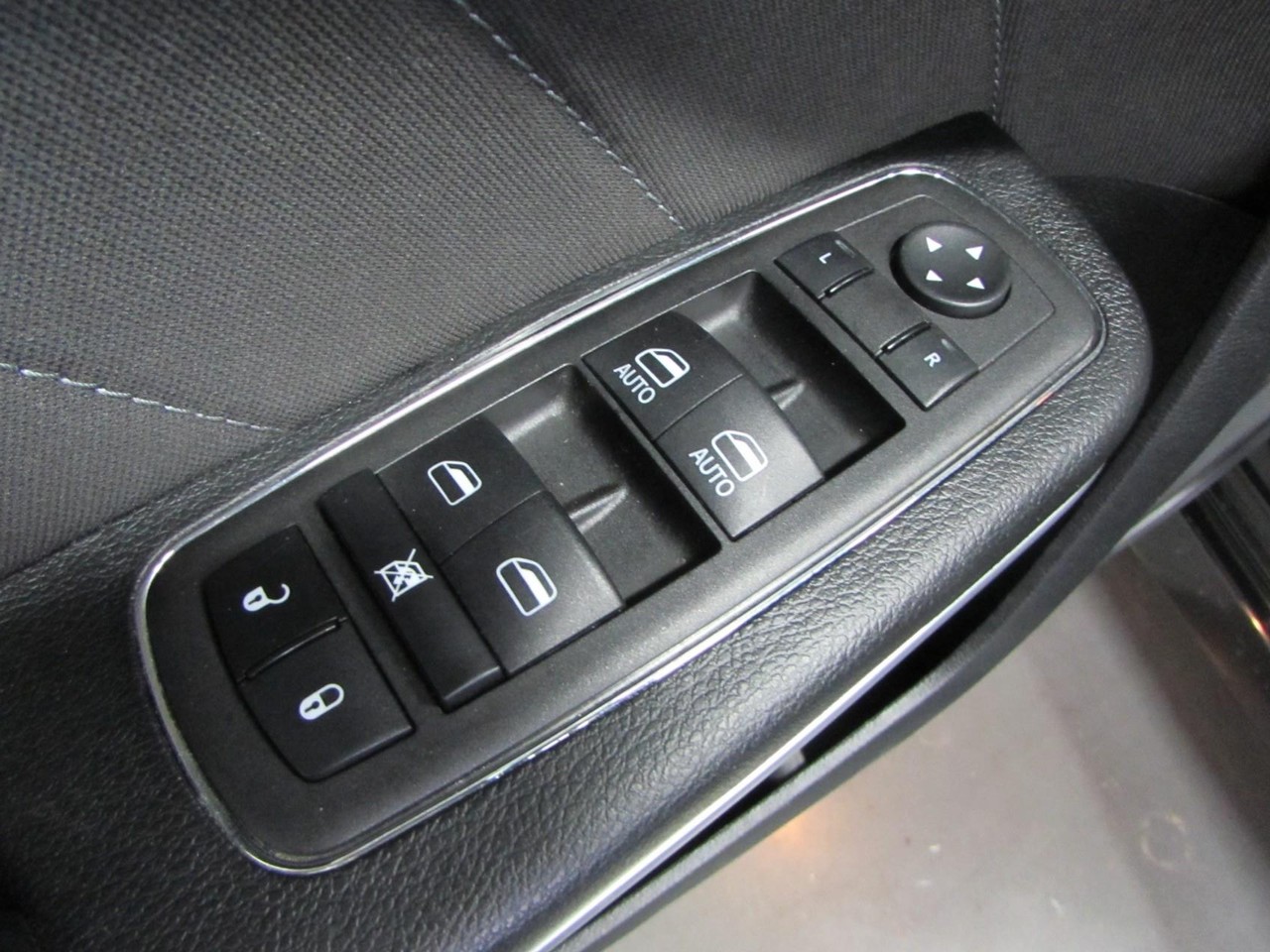 Dodge Charger Vehicle Full-screen Gallery Image 20