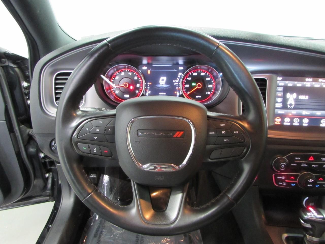Dodge Charger Vehicle Full-screen Gallery Image 23