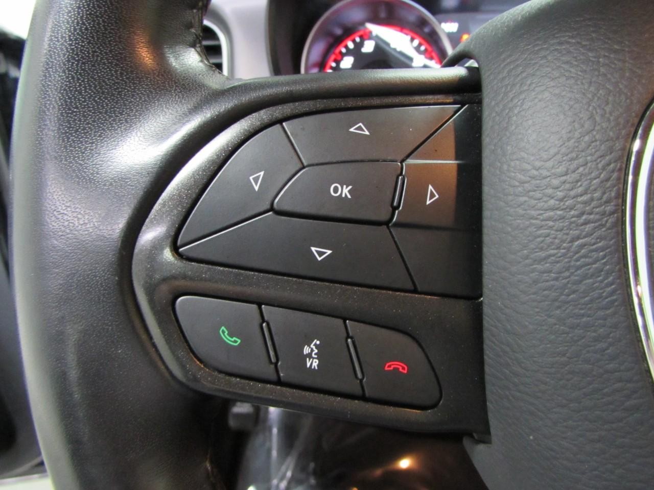 Dodge Charger Vehicle Full-screen Gallery Image 24