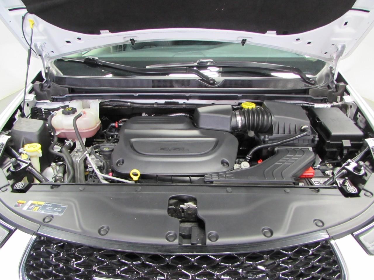 Chrysler Pacifica Vehicle Full-screen Gallery Image 10