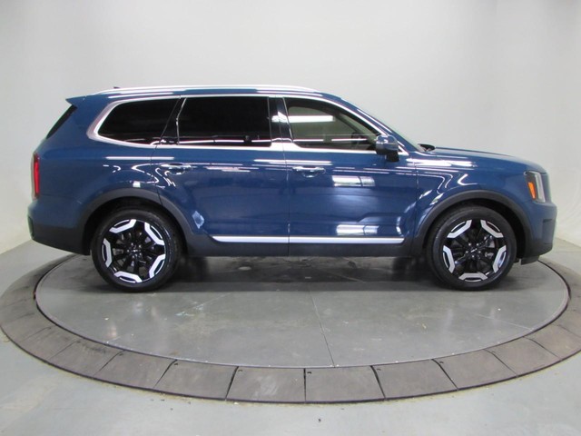 2024 Kia Telluride S - Photo 8