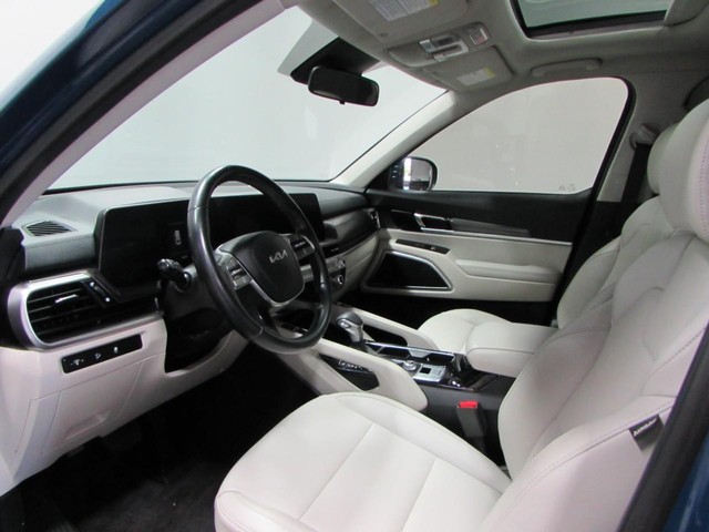 2024 Kia Telluride S - Photo 13